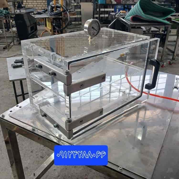Cologne leakage test device